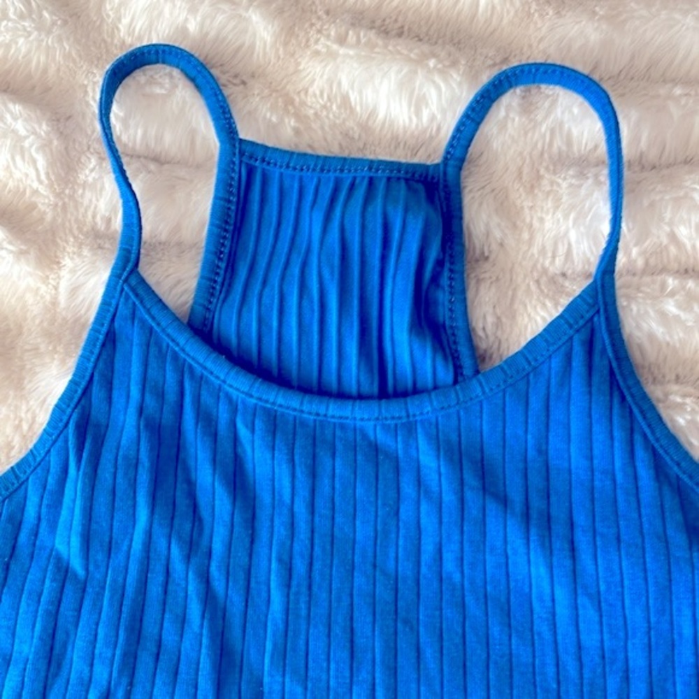 SHEIN Ribbed Crop Top - Picture 2 of 6